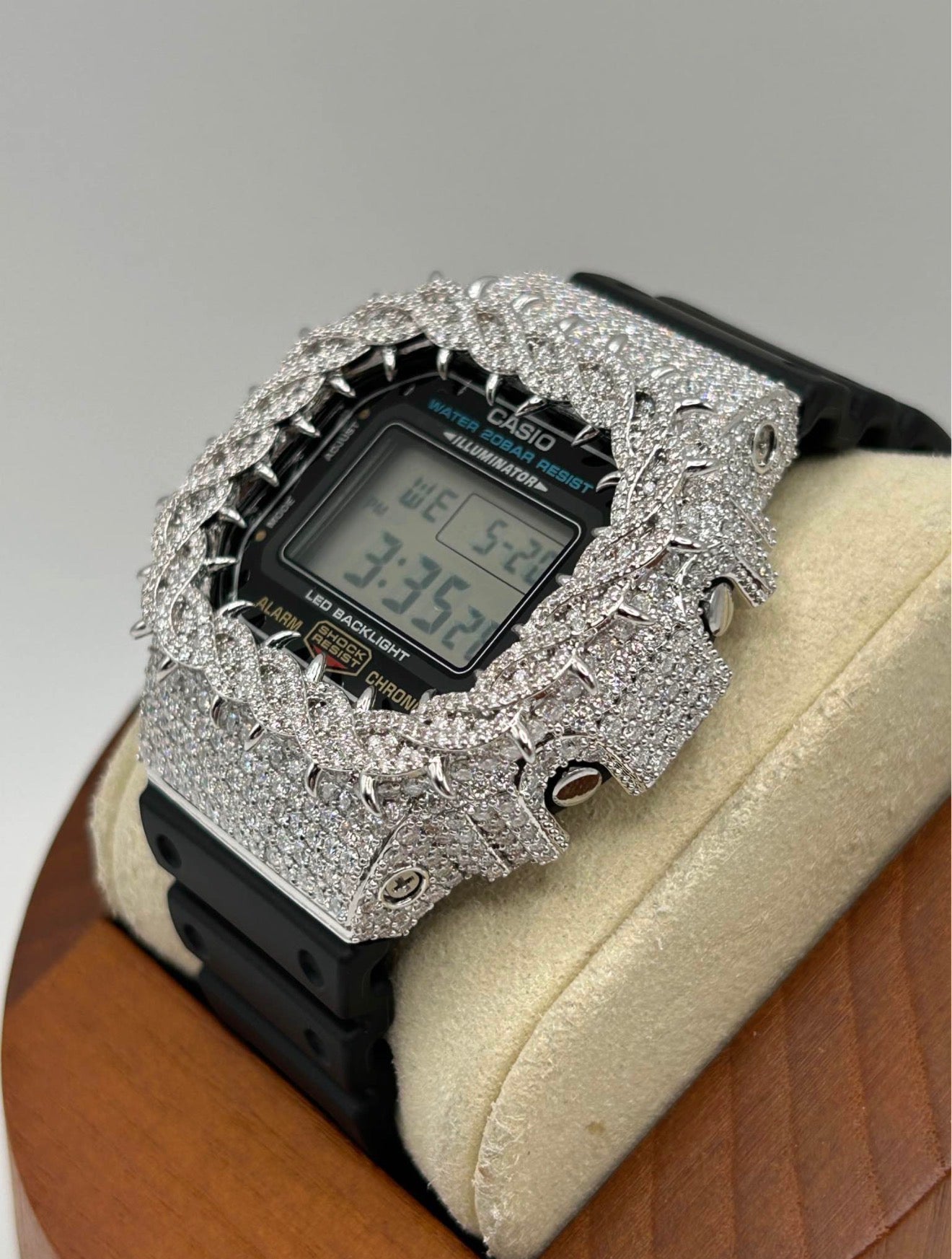 VVS1 Moissanite Iced Out G-Shock DW-5600