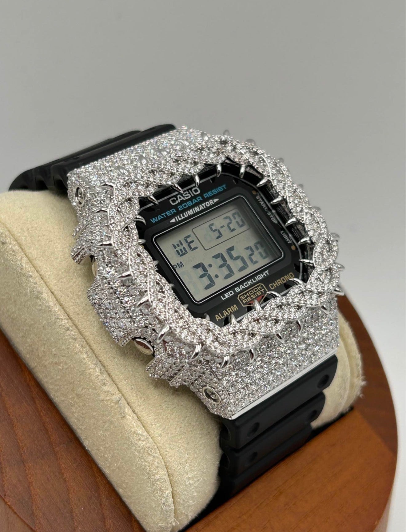 VVS1 Moissanite Iced Out G-Shock DW-5600